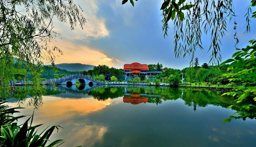 大屏嶂森林公园,一处自然之美的绿色乐园 在繁华的现代生活中,总有一