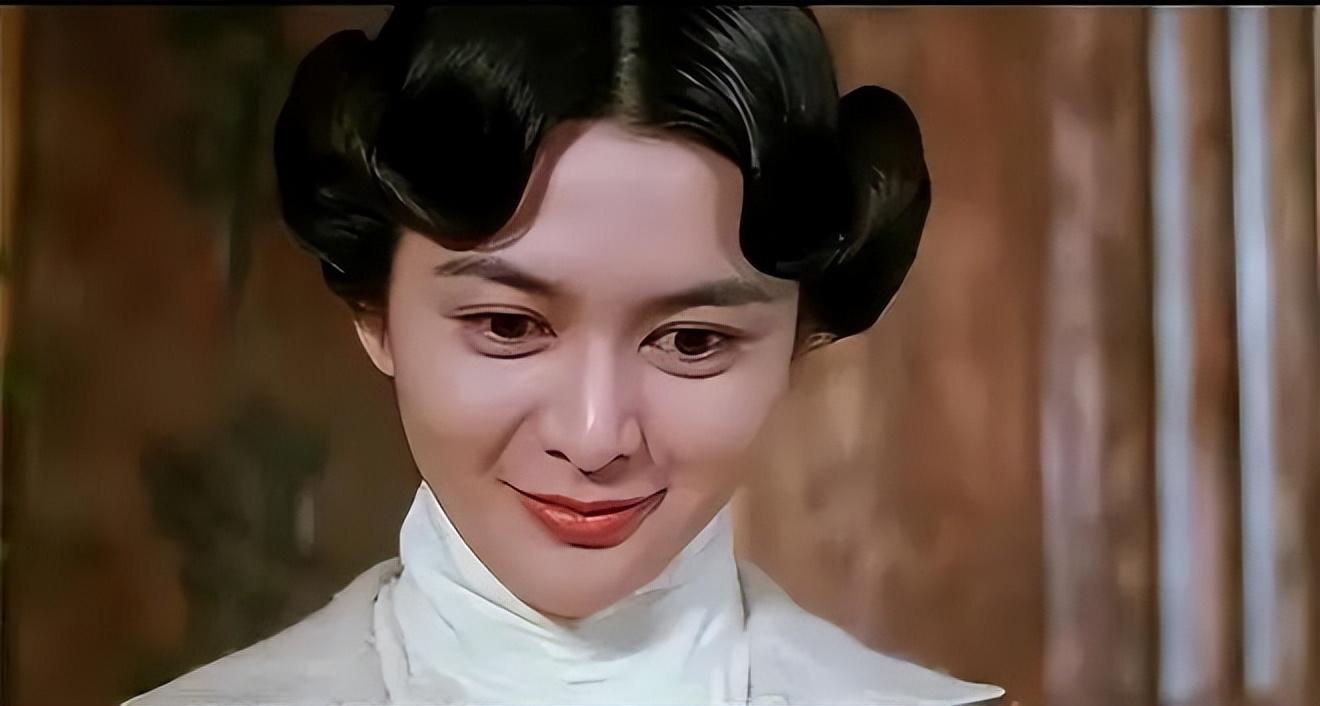 关之琳与豪门情史:繁华背后的寂寞与无奈 关之琳,这位曾被誉为"香江第