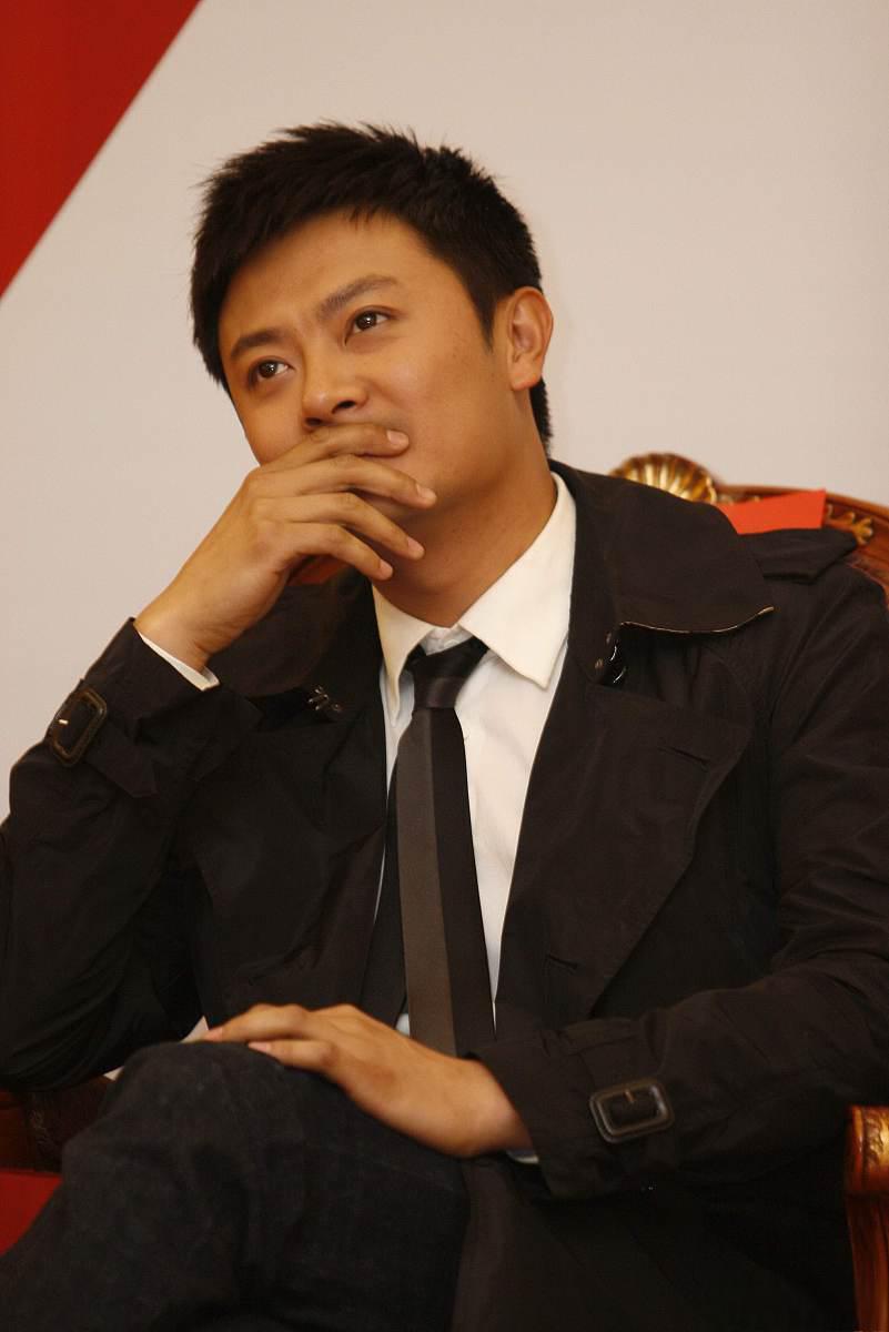 印小天:历经磨难,坚韧不拔的耀眼明星 印小天,一个在娱乐圈历经风雨的