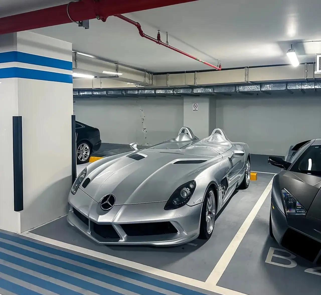 买奔驰车对夫妻俩的经济压力应该不大,可以考虑入手.