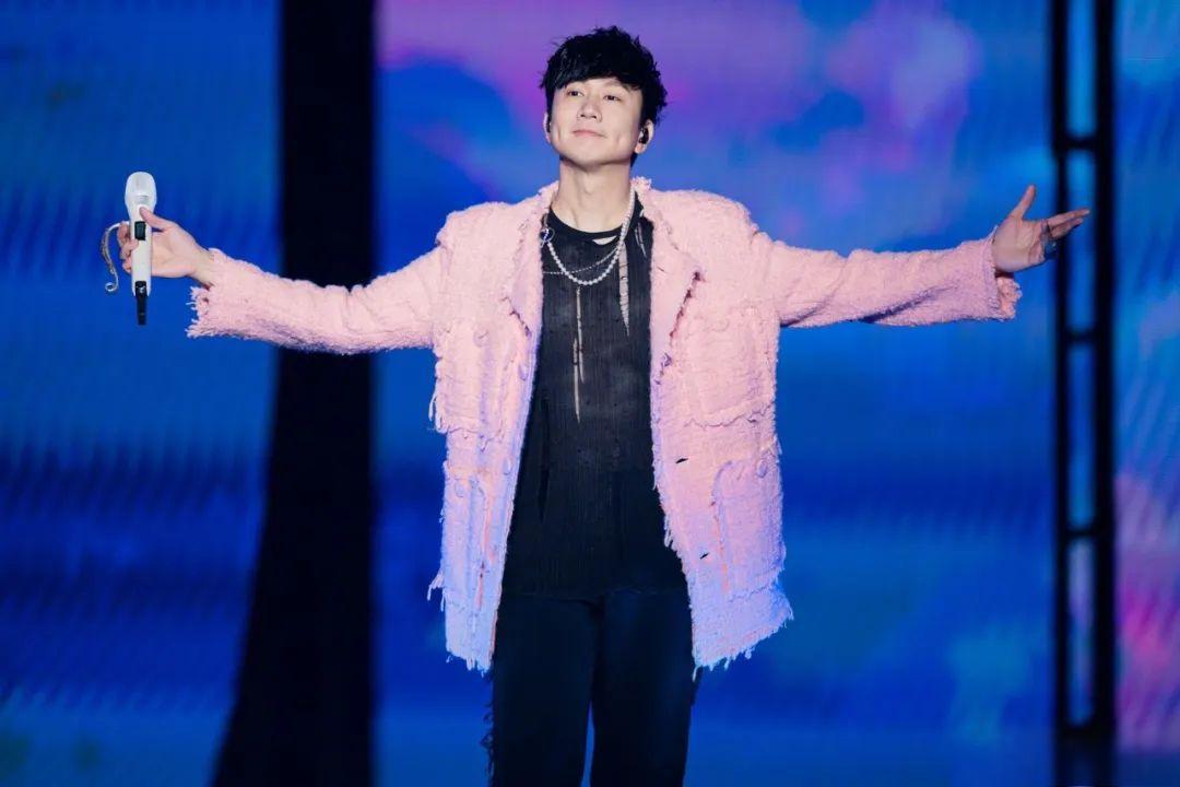 林俊杰回应恶搞视频事件 林俊杰回应恶搞视频事件,表示玩笑需要双方都