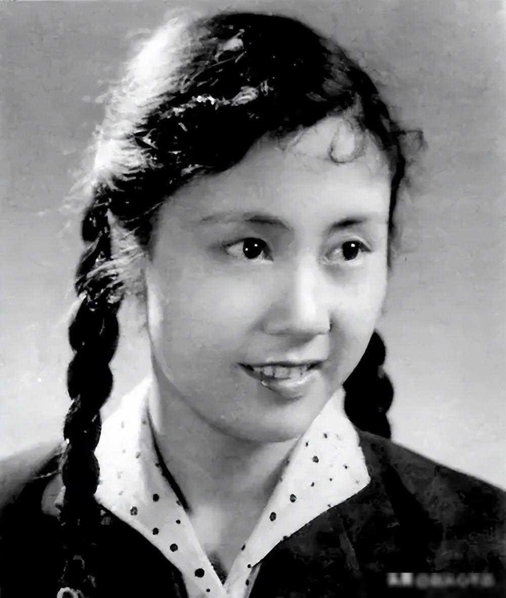 刘尚娴:从《英雄儿女》到人生舞台的传奇 在光影初现的历史长河中