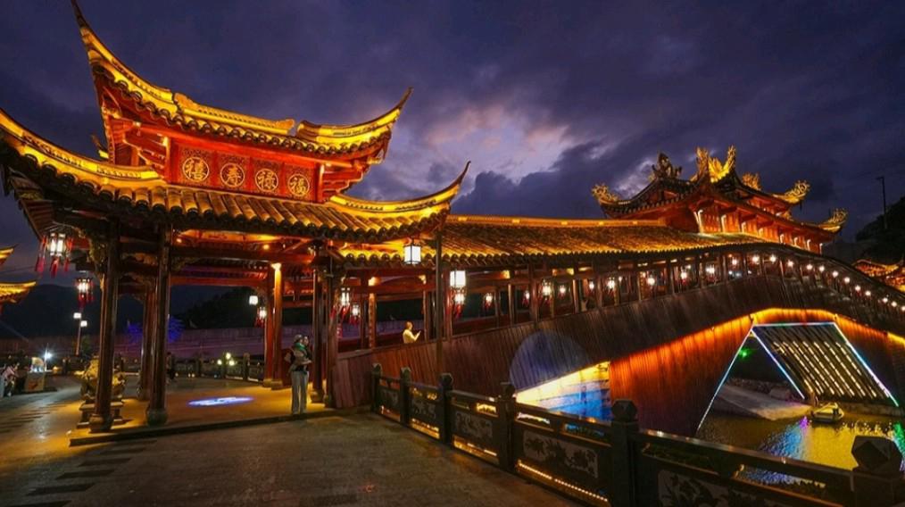 温州泰顺龟湖廊桥,一座历史悠久的古建筑 温州泰顺龟湖廊桥是一座历史