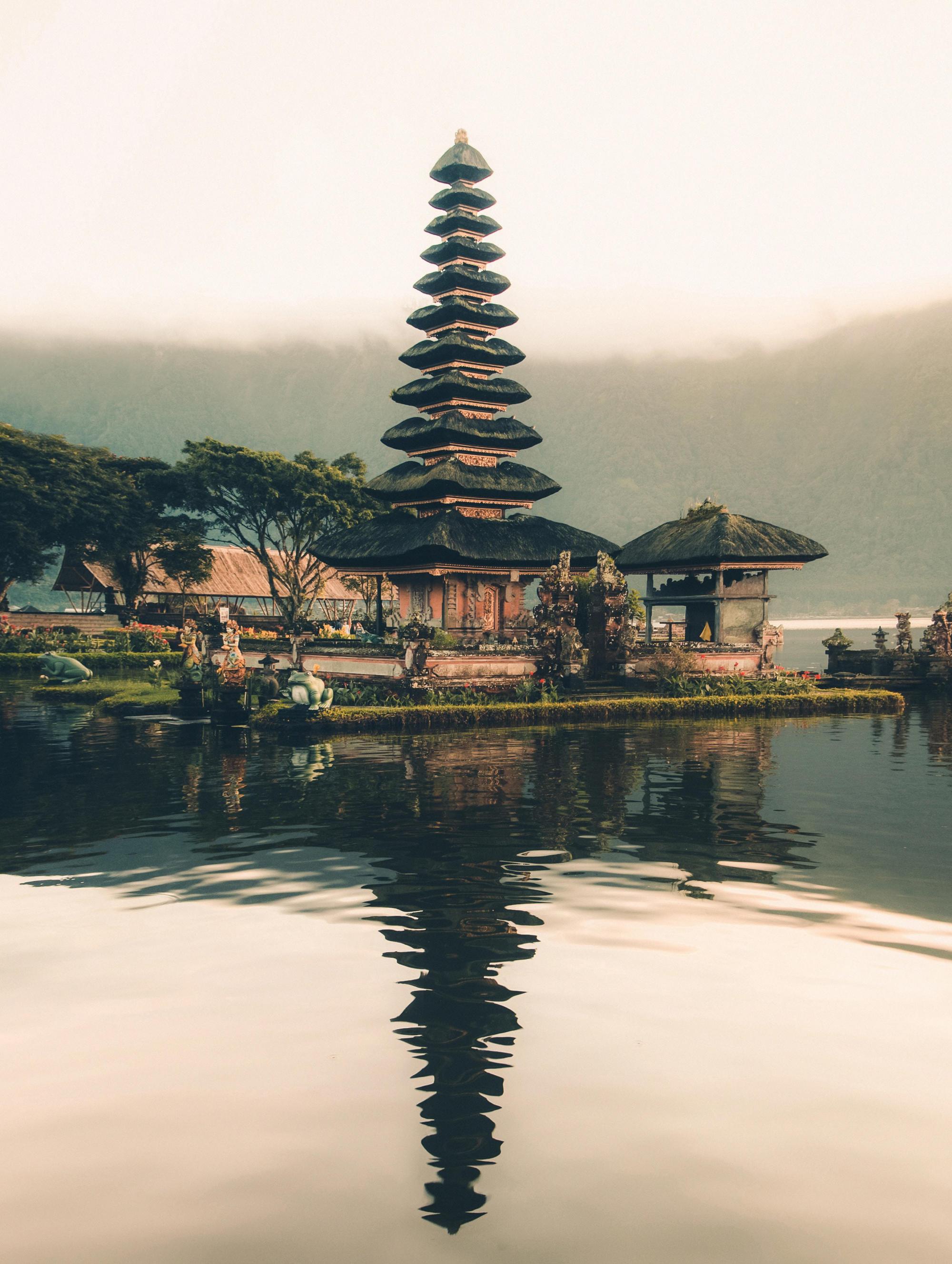 巴厘岛,印尼的旅游胜地 巴厘岛,被誉为印度尼西亚的旅游胜地,自20世纪