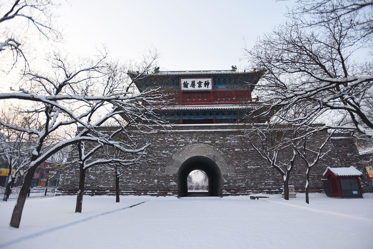在这寒冷的季节里,郑州的历史文化名胜古迹展现出一种别样的魅力