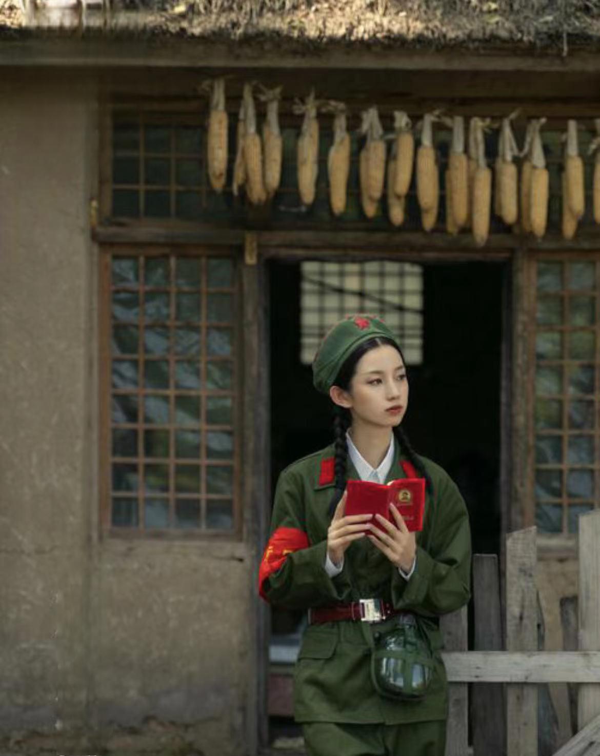 《芳华》:陈灿与萧穗子的情感纠葛 电影《芳华》以独特的视角展现了