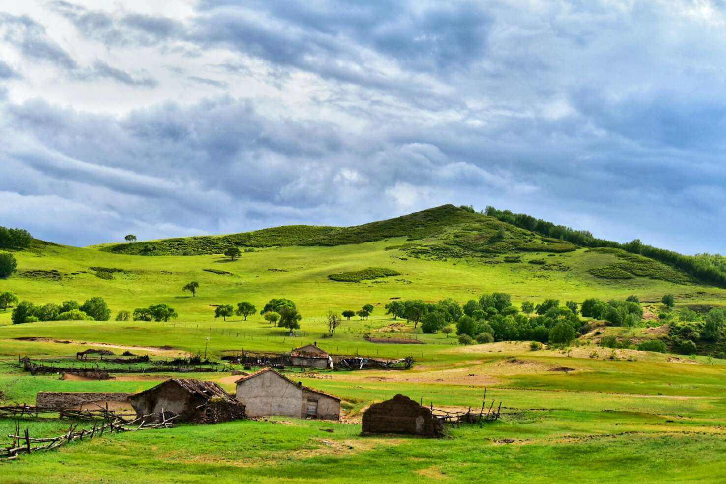 塞罕坝旅游攻略 塞罕坝以其壮丽的自然景观,丰富的