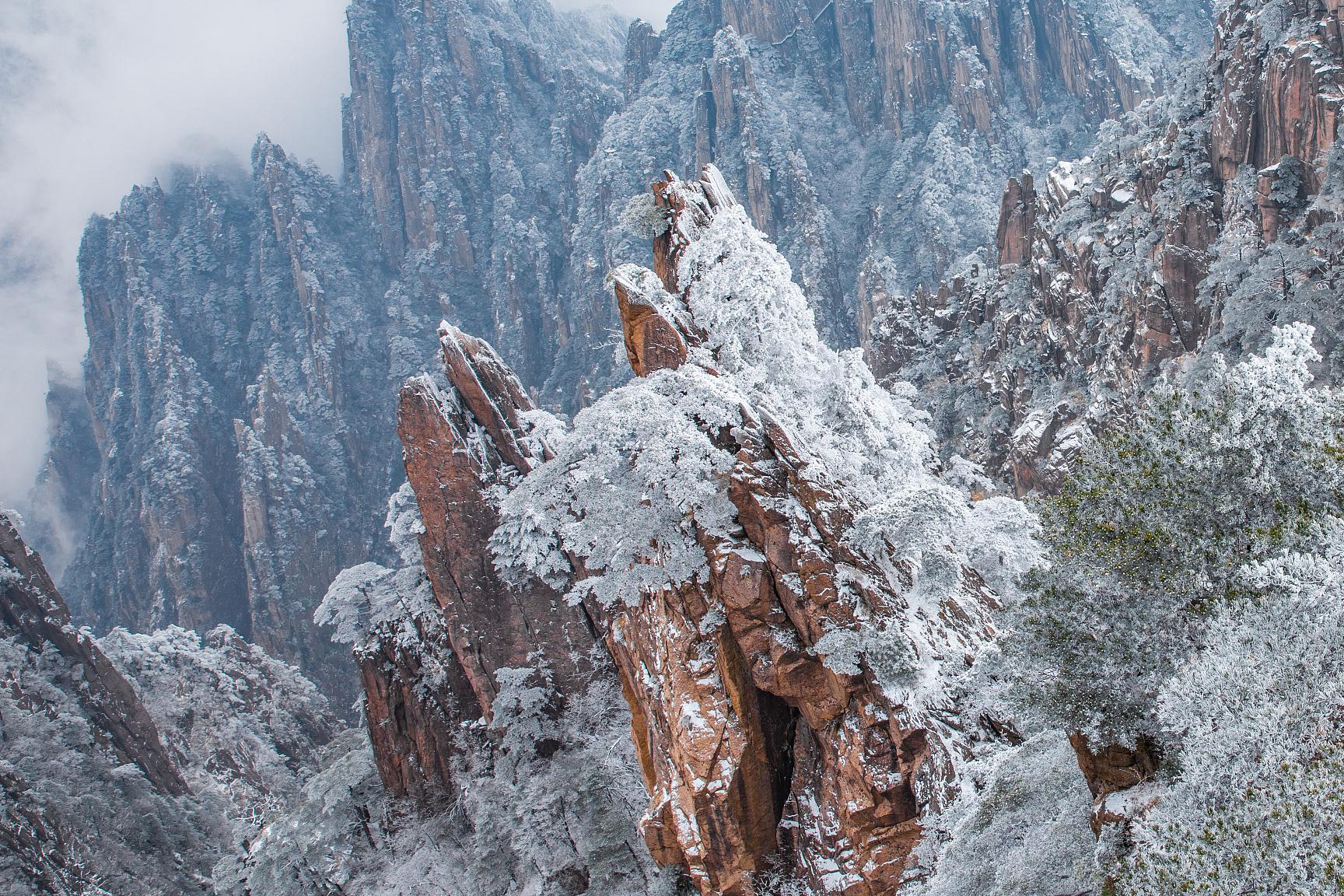 雪后黄山冰雪仙境图片