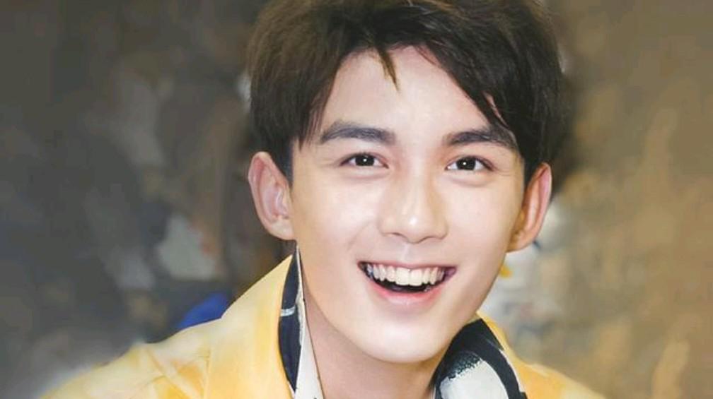 明星贴心老板吴磊:员工福音与企业文化的新典范 吴磊作为一位贴心老板