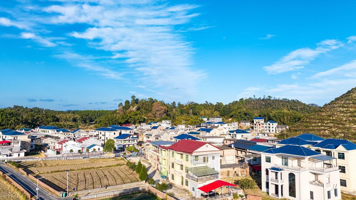 吉水螺田镇:打造宜居宜业和美乡村 冬日的江西吉水,一片宁静与美丽.