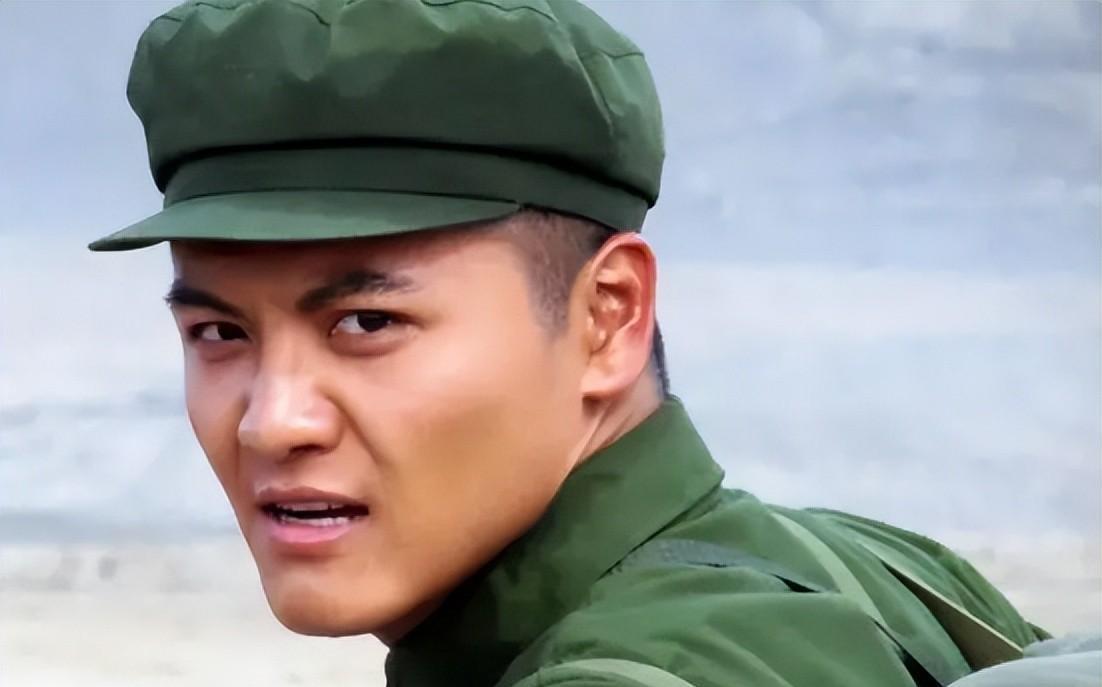 姬他:张嘉译背后的低调实力派 姬他是近年来备受瞩目的演员,而他的