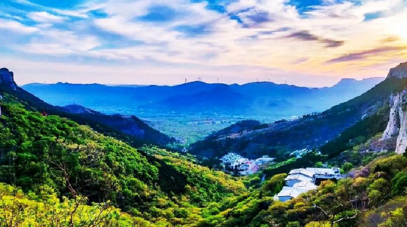 济南莲台山风景区,一处人间仙境 济南,这座美丽的城市,拥有许多令人