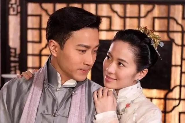 《国色天香》:红玉身世之谜 《国色天香》中,红玉是苏雨宁的双胞胎