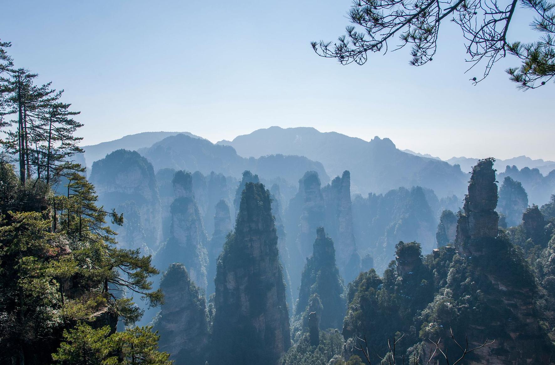 以下是湖南旅游景点的推荐