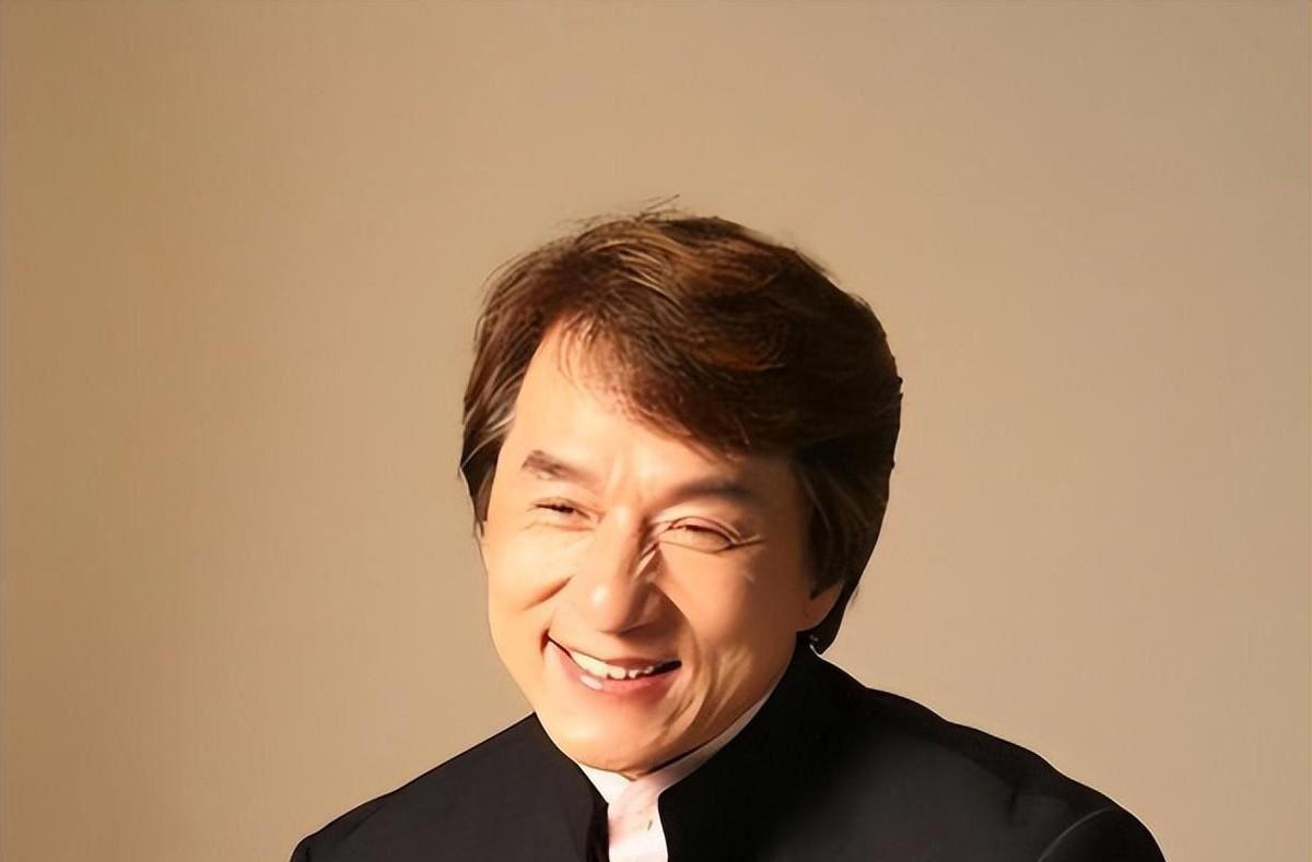 央视晚会:港台艺人的重复邀请 央视晚会上,港台艺人成为了重要组成