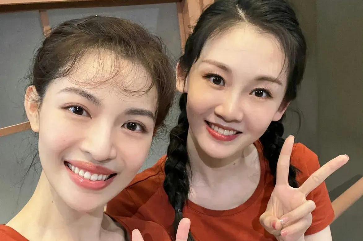 《芳华》六年后再聚首:苗苗与钟楚曦的命运大不同 《芳华》的女主角