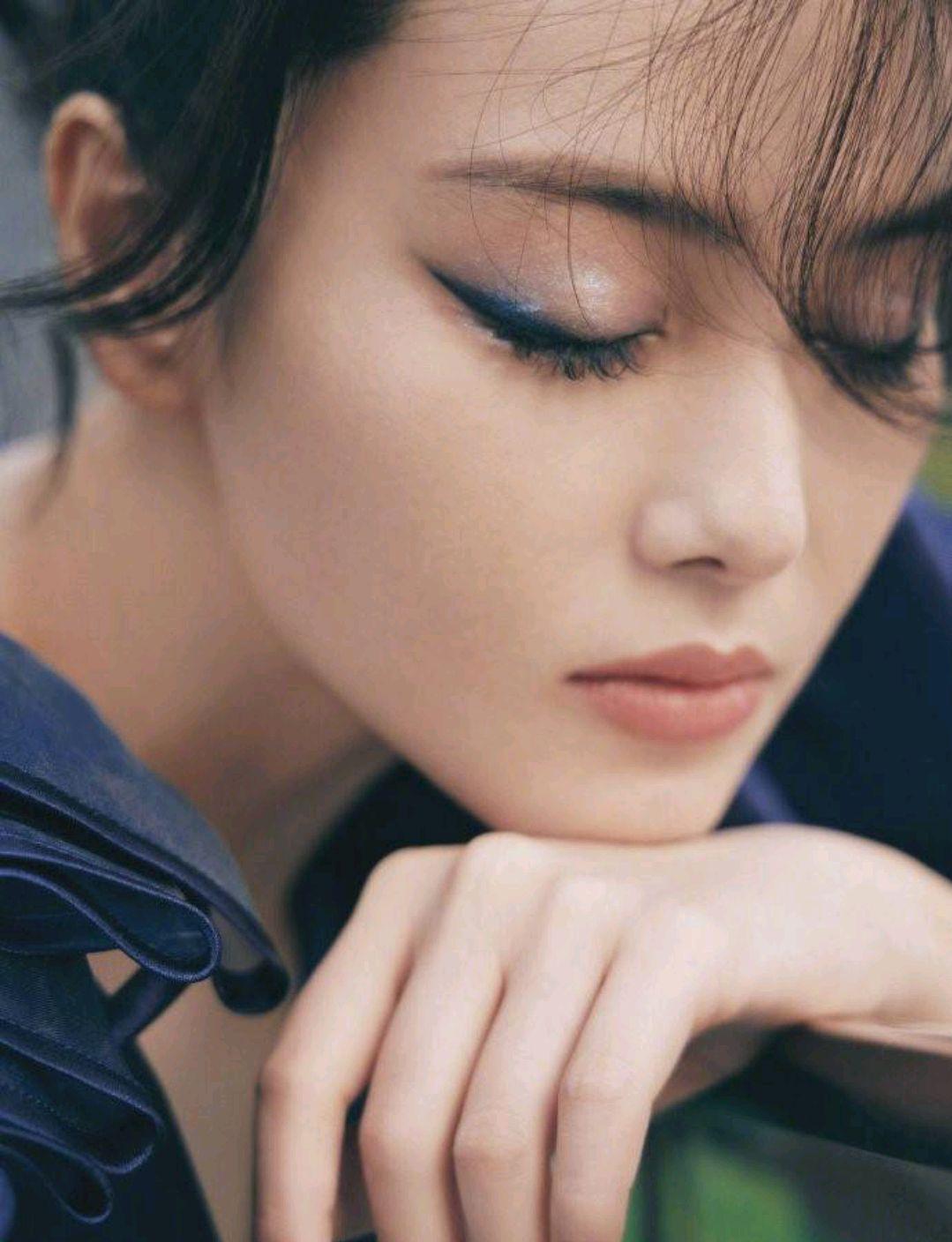 张馨予回应造型争议:80年代新娘子头发引领时尚新潮流 张馨予最新活动