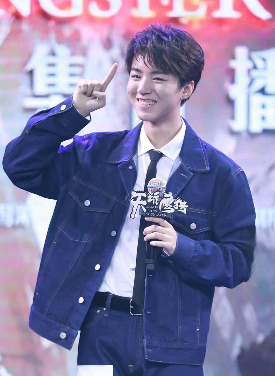 娱乐圈再掀波澜 近日,王俊凯的名字因与经纪人杨柳,知名女星杨幂的