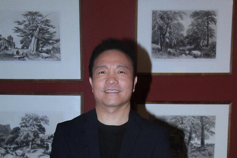 颜司卓和王晋的故事 颜司卓和王晋在经历了种种波折后,终于走到了一起