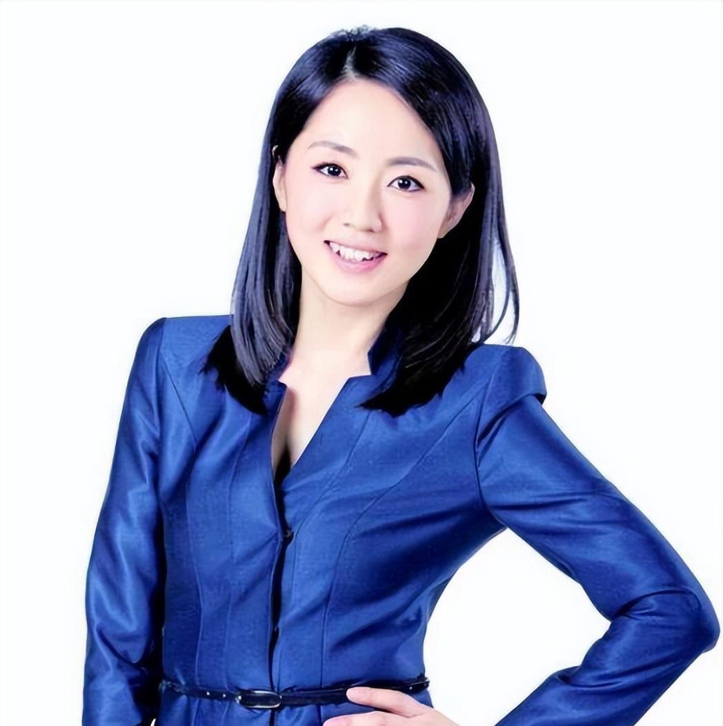 气象女主播杨丹:40岁生儿子是我最正确的决定 杨丹是央视天气预报的