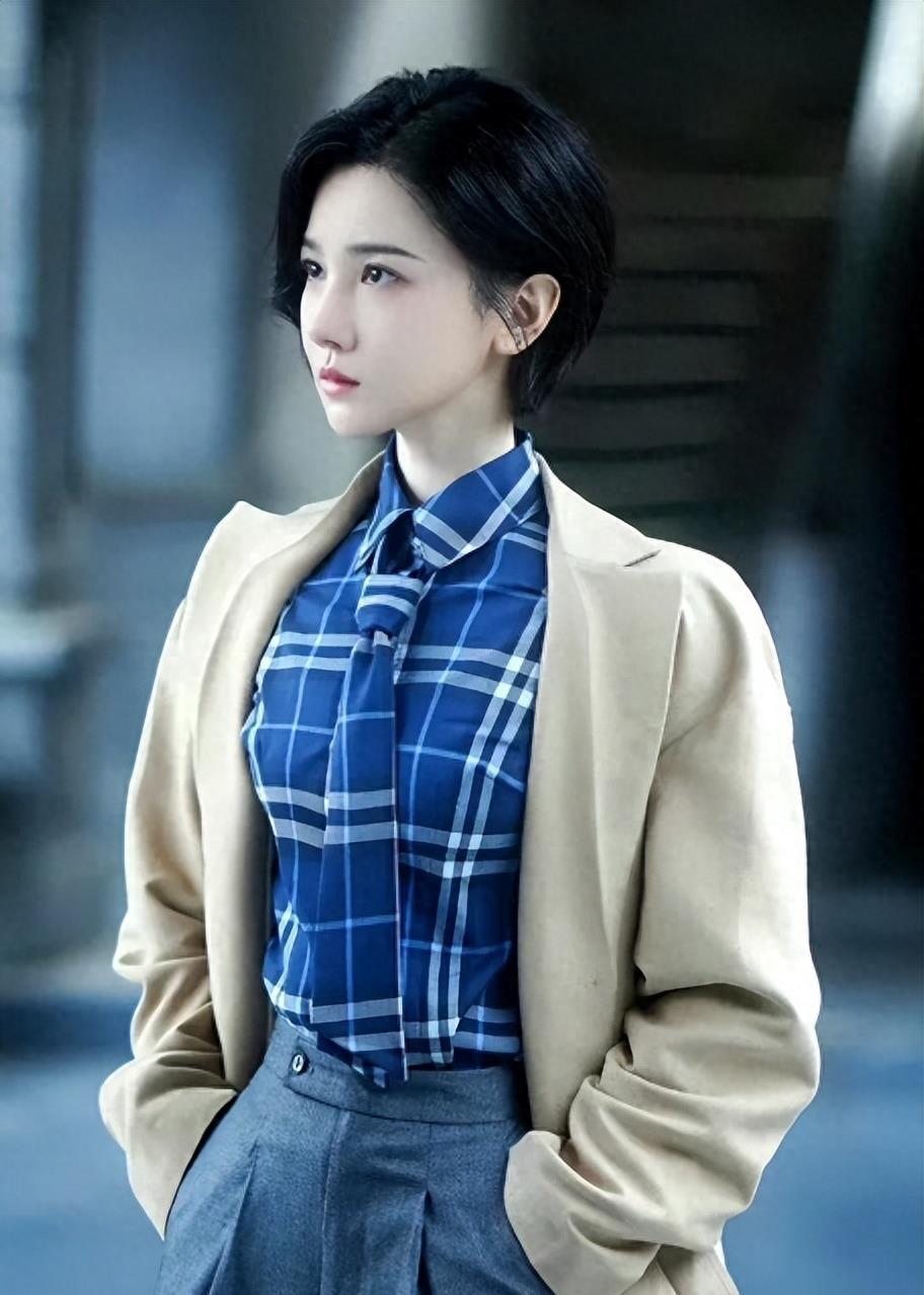 陈小纭:从游泳运动员到演员 陈小纭,中国内地女演员,配音员,主持人