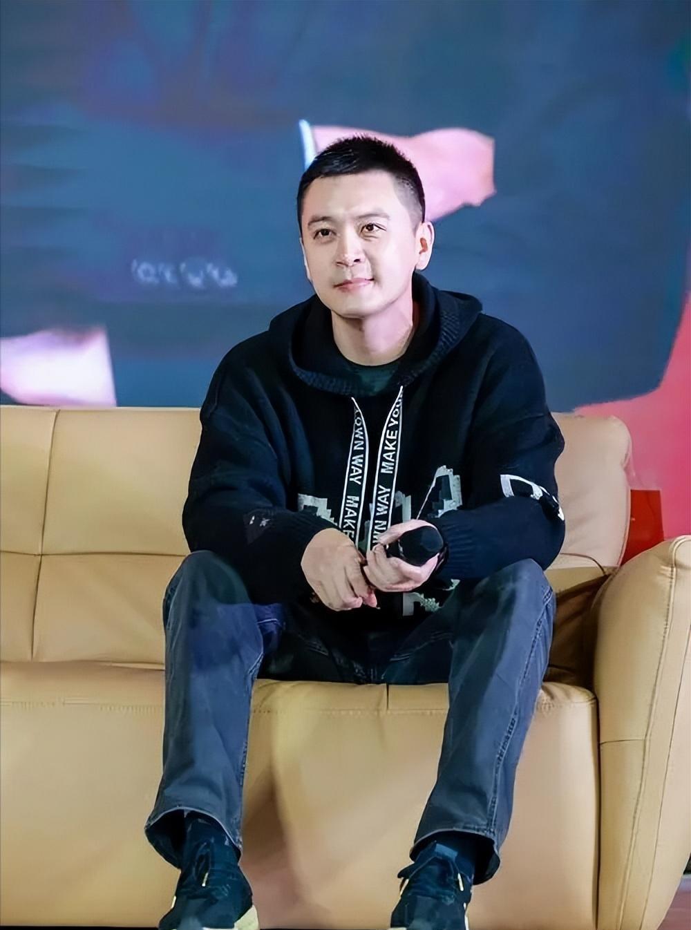 杨鸣唐佳良离婚:豪门背后的利益与压力 杨鸣与唐佳良的离婚事件,看似