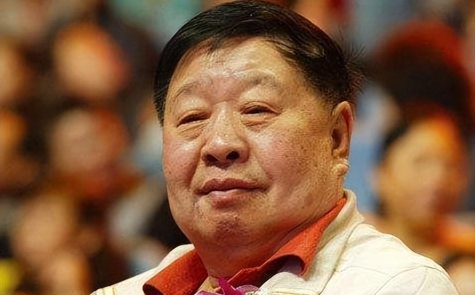 马季与于波:风雨同舟,共铸爱情传奇 马季,中国相声界的璀璨明星,他的