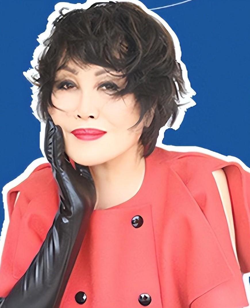 靳羽西:坚持自我,追求梦想的女性典范 靳羽西,一个坚持自我,追求梦想