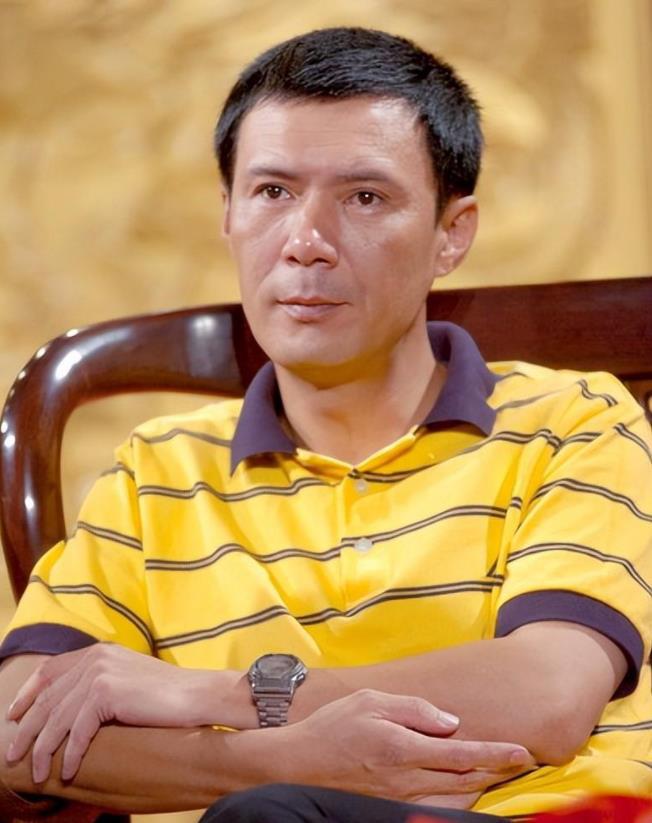 姚安濂:从工人到影视巨星的传奇蜕变 姚安濂,这位出身平凡的影视演员