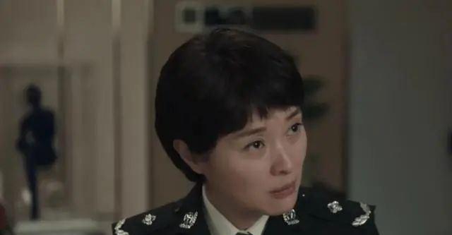 孙鹤予:母爱的溺爱之痛 在热播电视剧《扫黑风暴》中,孙鹤予的扭曲