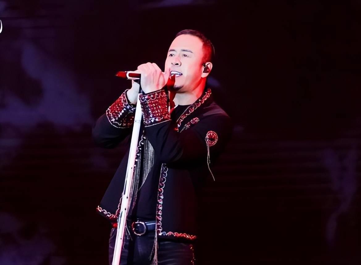 杨坤:实力派男歌手与潜力演员,投资新宠!