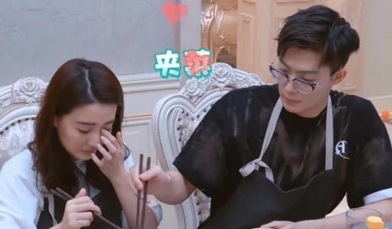 了怀疑和质疑,这一事件对张铭恩和胡冰卿的形象产生了一定的负面影响