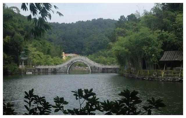 肇庆宝锭山风景区图片