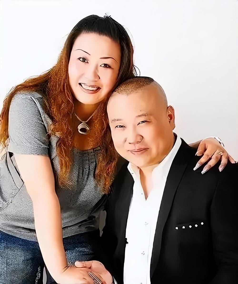 郭德纲妻子王惠被强制执行263万:德云社背后的商业纷争 近期,一则消息