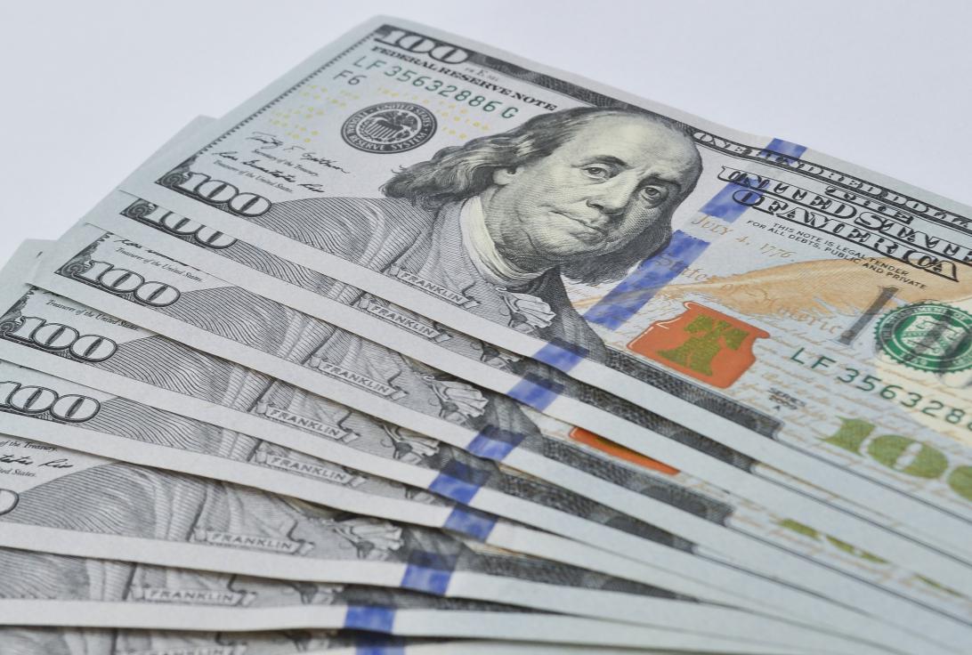 美元与黄金:地位互换的危机 在当前的全球经济环境下