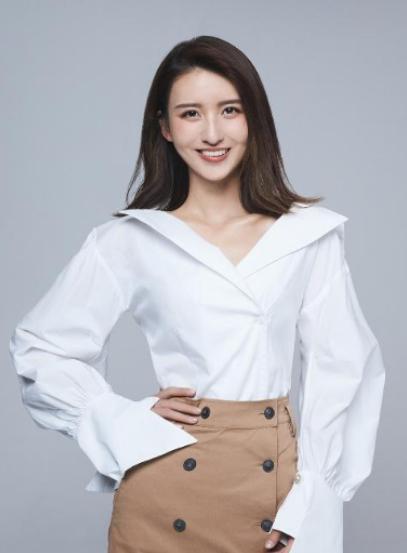 央视主持人大赛中的龚凡:多才多艺,跨界追梦 在央视主持人大赛中,龚凡