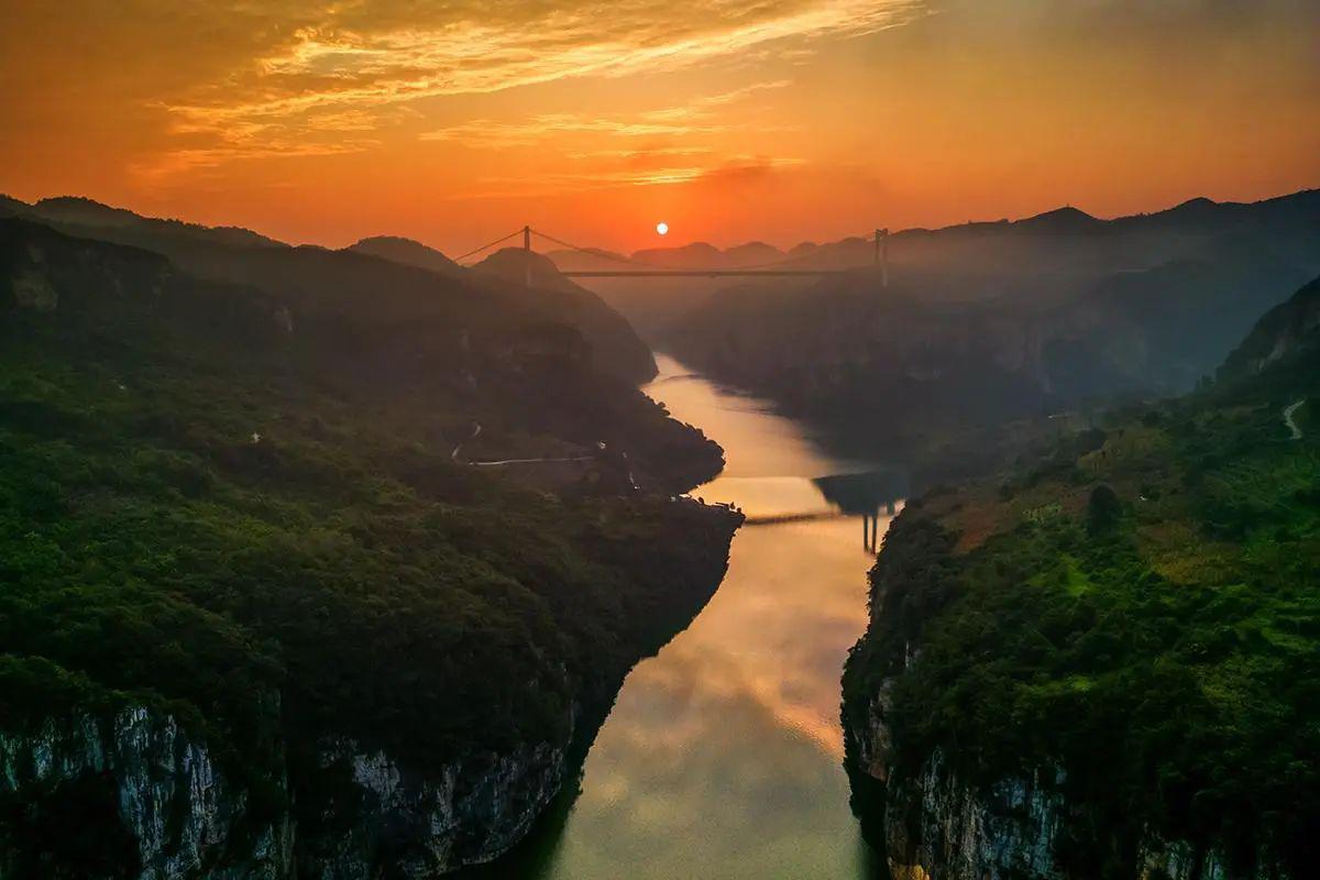 探秘金沙县 在中国西南部的贵州省,坐落着一个古朴而美丽的地方