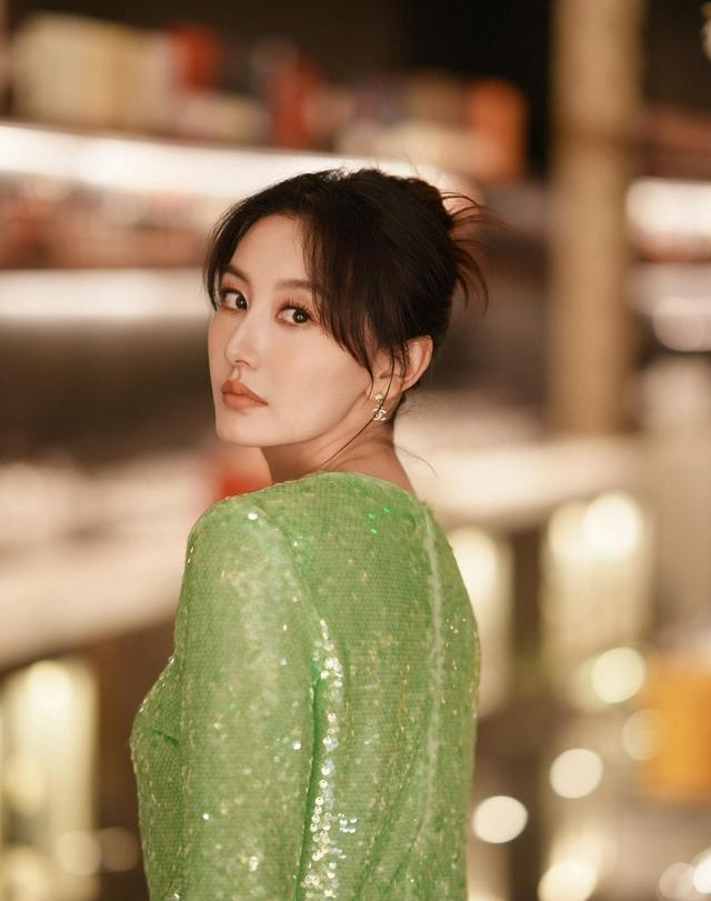 李好老婆近照引争议 知名主持人李好的爱妻——郭晓敏的全新力作