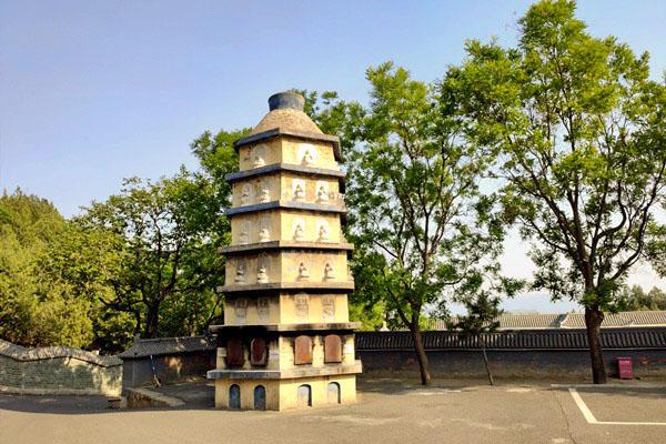 佛山陵园:逝者安息之地,思念永存之所在 佛山陵园远位于北京市昌平区