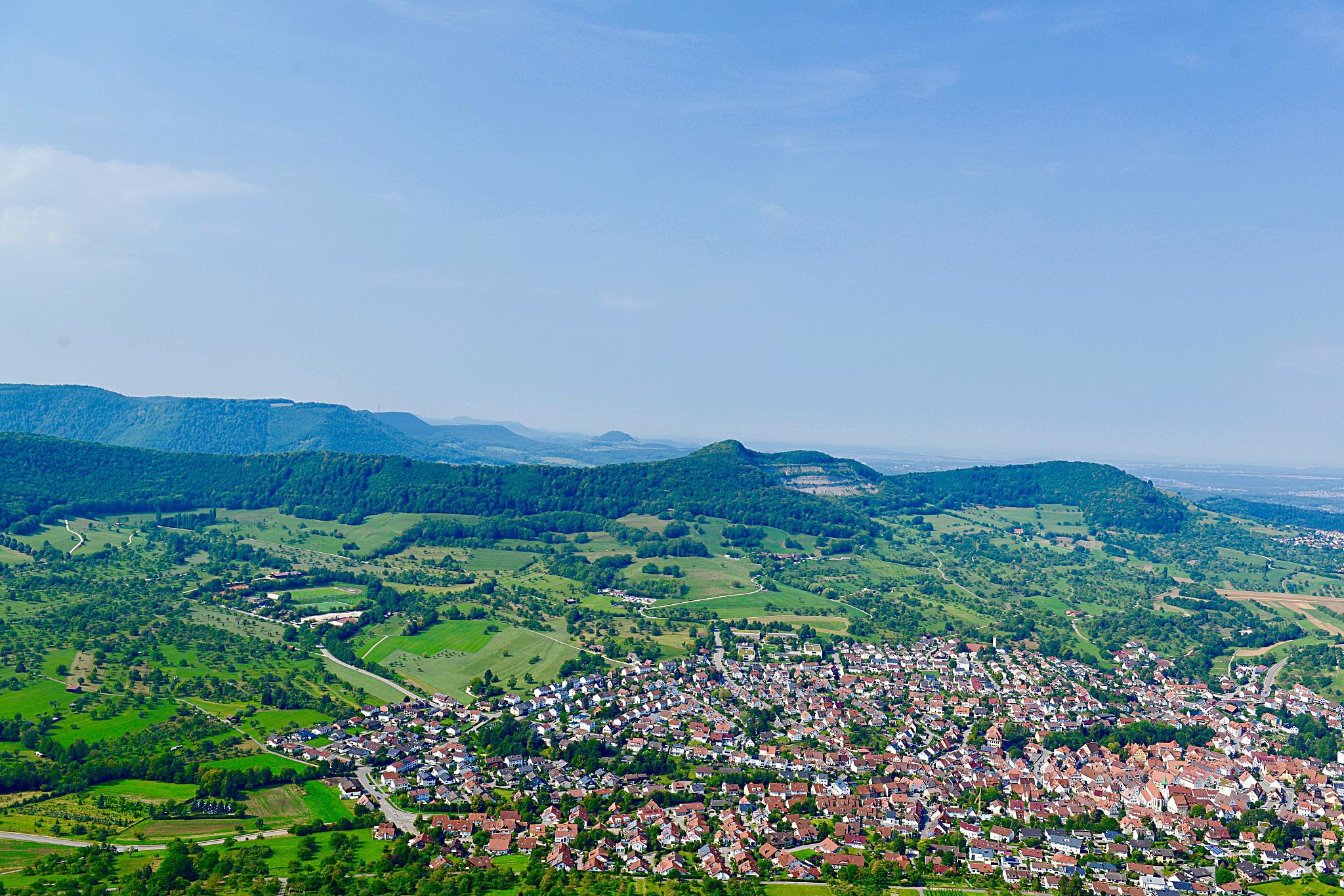 崇阳青山水库,自然之美的心灵绿洲 崇阳青山水库,位于湖北省崇阳县,是