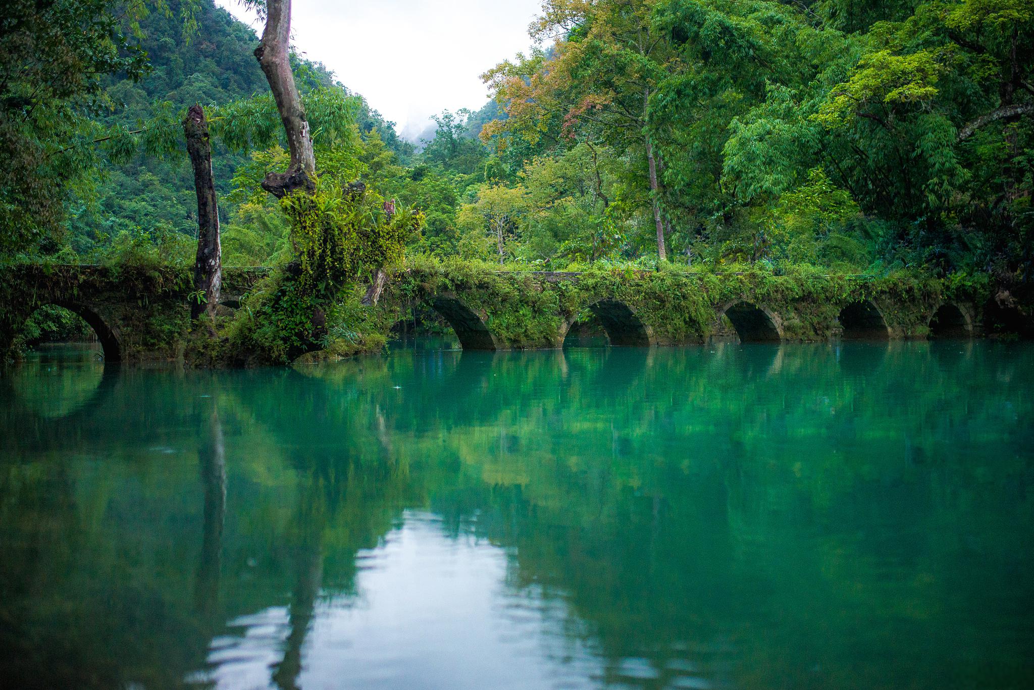 小七孔景区,探寻大自然的神奇之旅 小七孔景区位于贵州省荔波县,是一