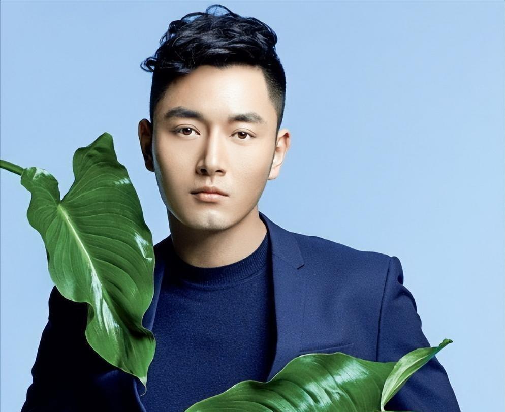 李东学:演艺圈中的坚守与超越 李东学在演艺圈中的经