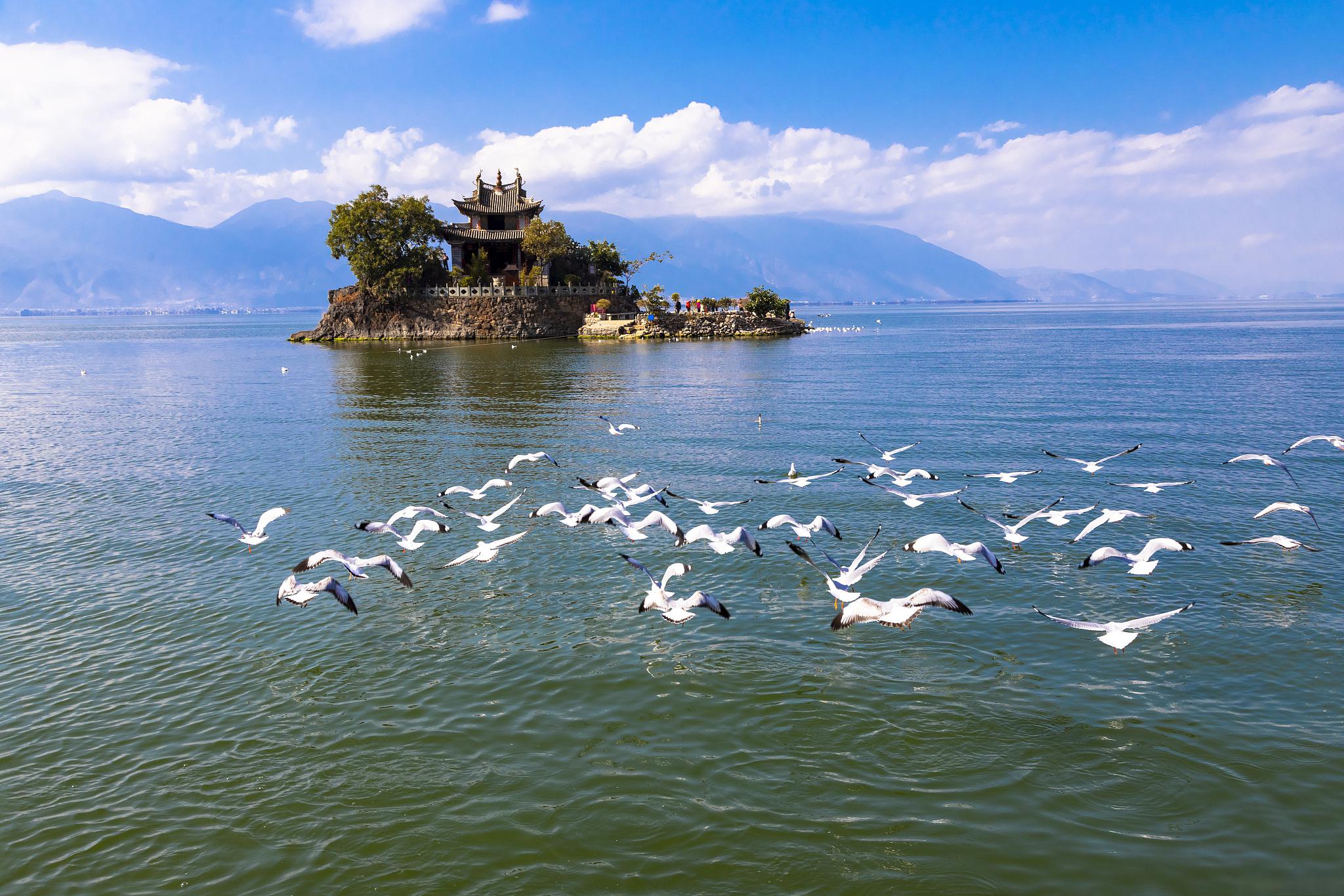 滇池旅游,你不能错过的景点和活动 滇池旅游是一个充满乐趣和探索的