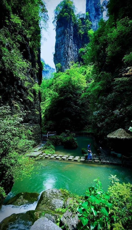 大自然的鬼斧神工 位于湖南湘西的一个美丽的天然景观观/德夯大峡谷