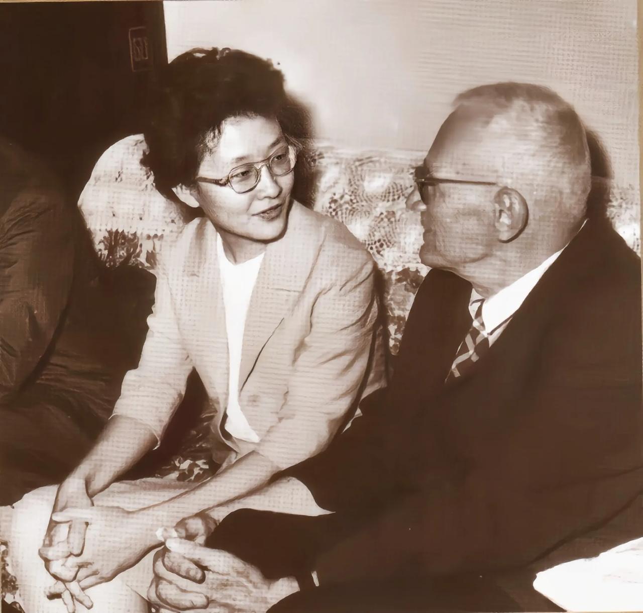 女钢琴家顾圣婴的悲剧:被政治击垮的音乐梦想 在1967年的一个凌晨