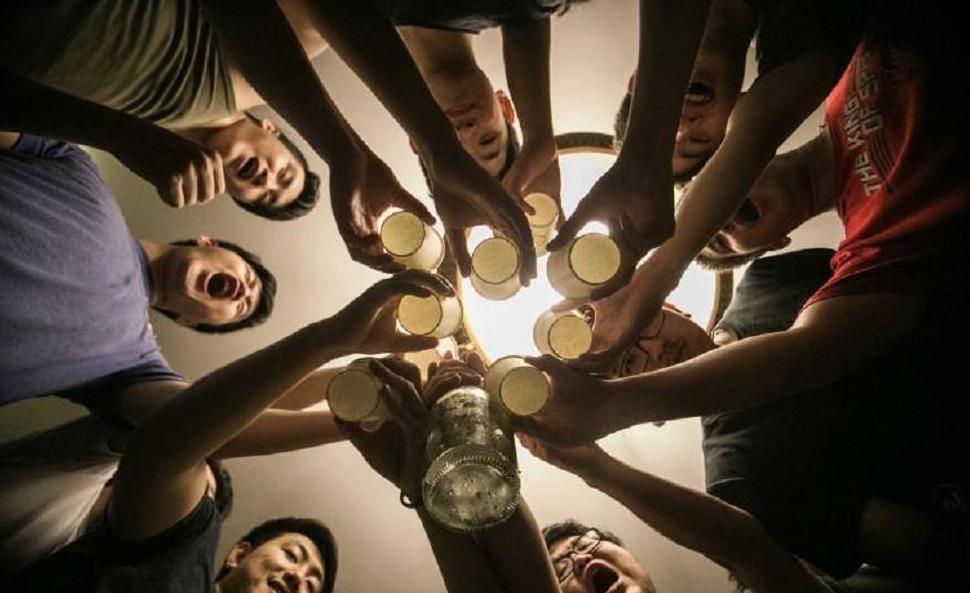 同学聚会:追寻纯真还是炫耀功利?