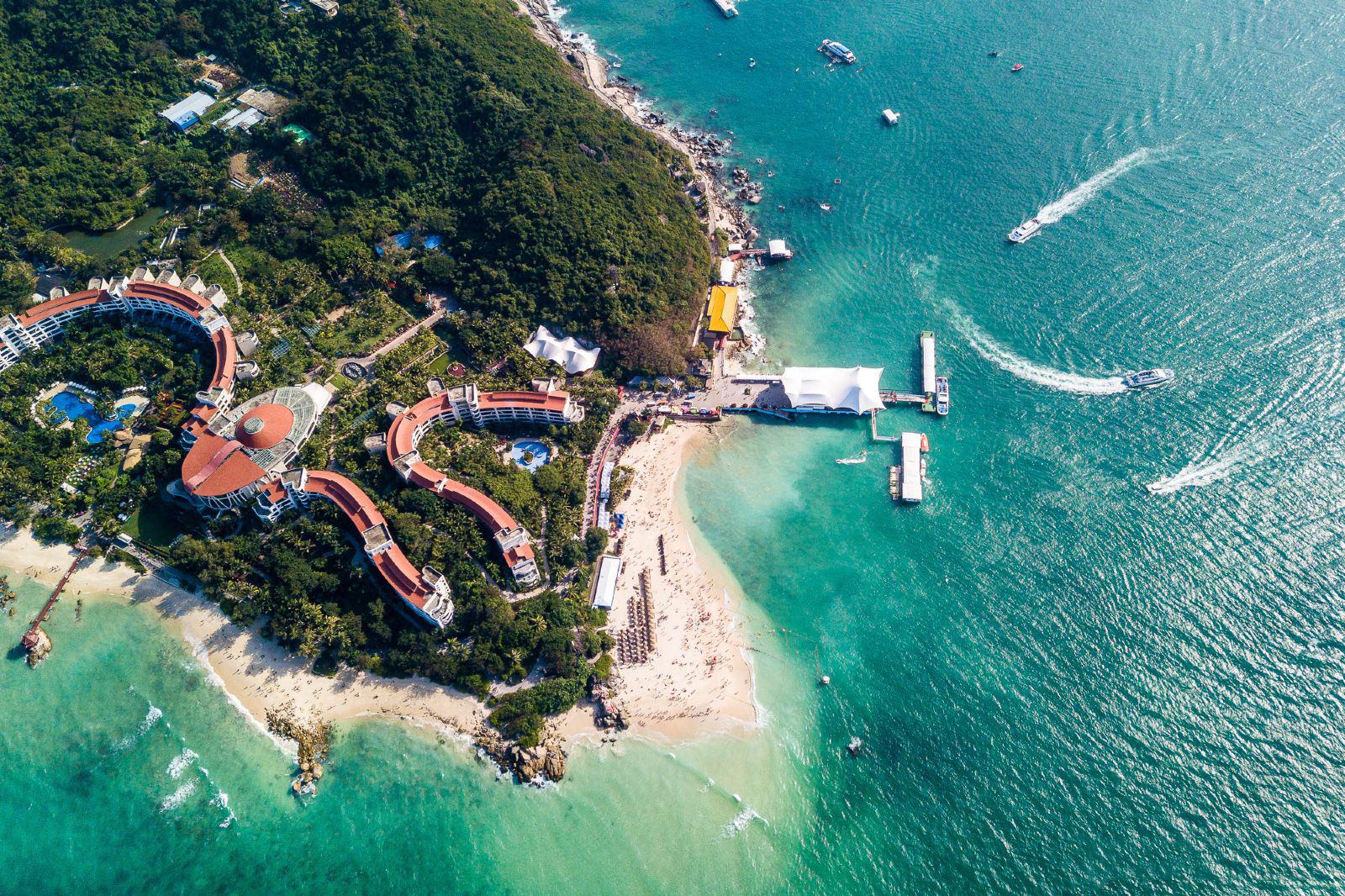 蜈支洲岛旅游攻略 蜈支洲岛位于海南省三亚市,是一个充满浪漫与神秘的