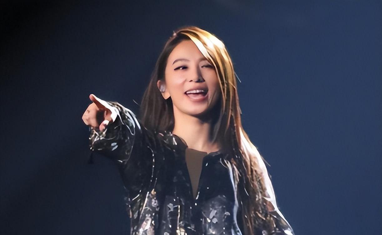 田馥甄:嚣张的代价 田馥甄在访谈中的迷惑发言和敷衍回应,以及她在