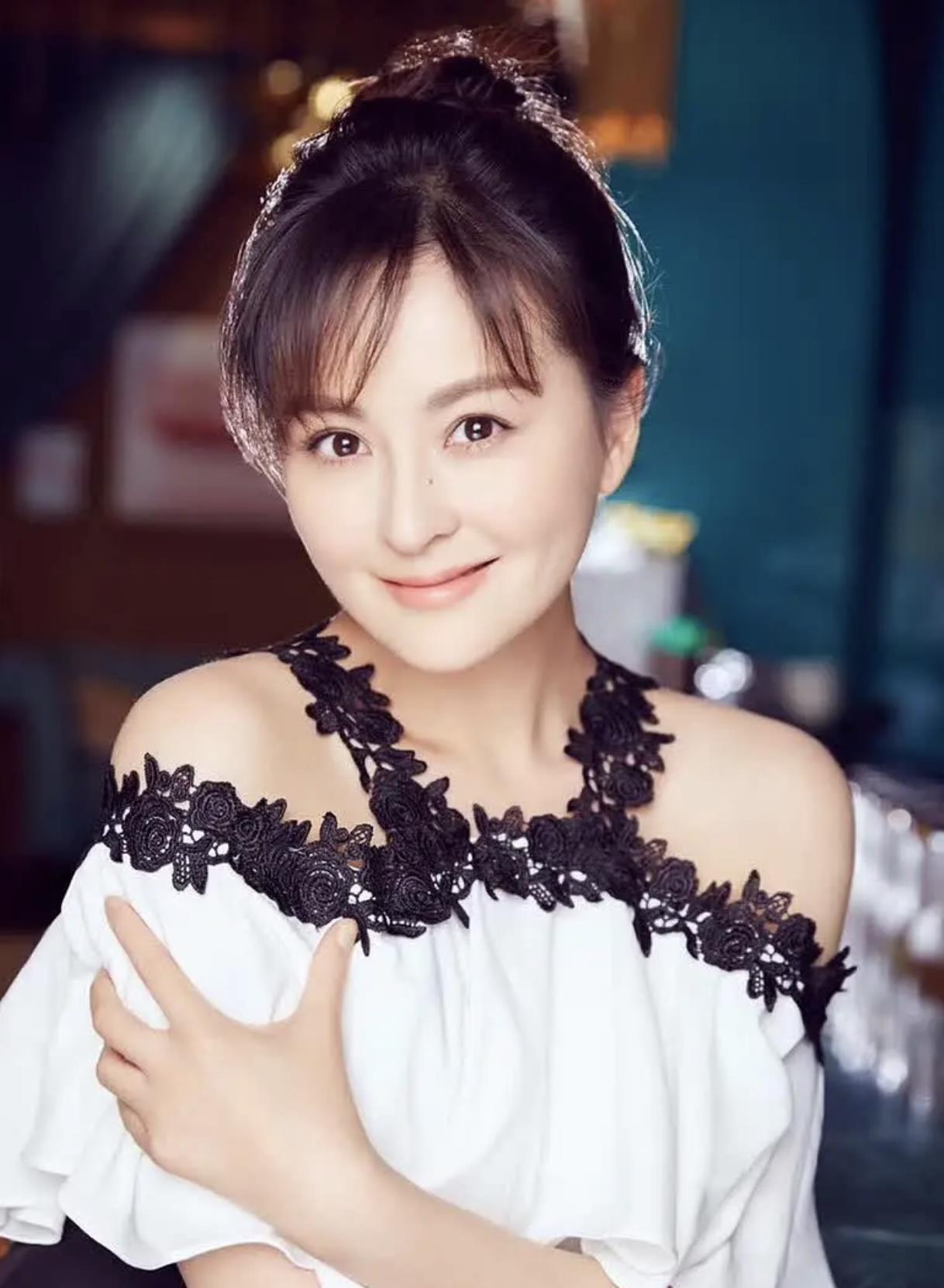 演员戴娇倩:不把自己当明星 戴娇倩的演艺生涯颇为传奇,她的成功背后