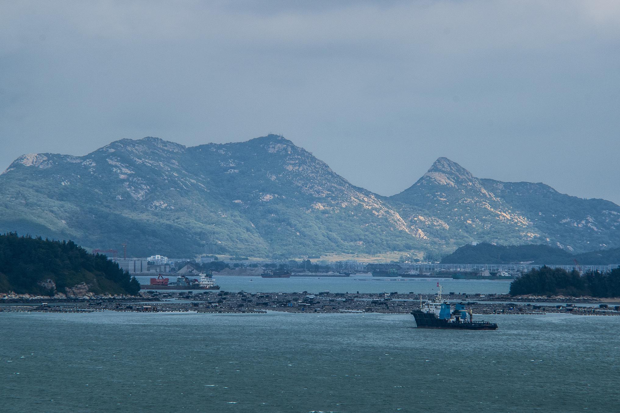 探索室内景点与参加特色活动 东山岛,这个美丽的海滨小城,位于福建省